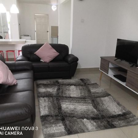 Abah 2 Room Homestay Pasir Gudang Exterior foto